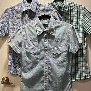3 mens X small short sleeve shirts bundle